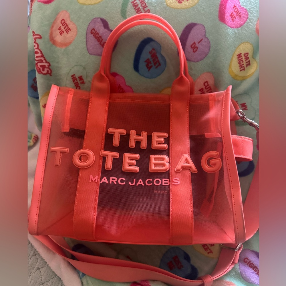 Like New Marc Jacobs The Tote Bag Small in Coral Mesh
